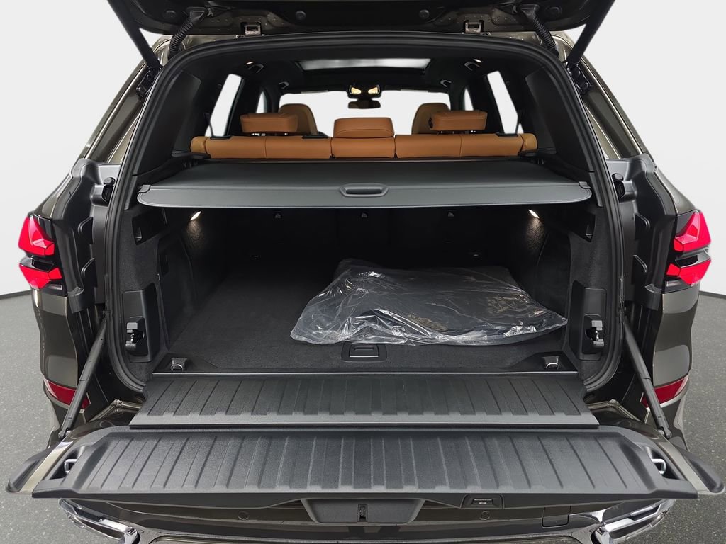 New 2026 BMW X5 xDrive40i w/ M Sport Package image 12