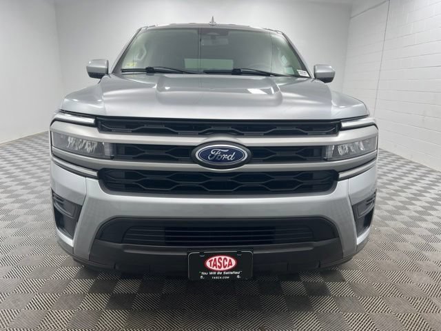Used 2024 Ford Expedition Max XLT AWD/4WD image 3