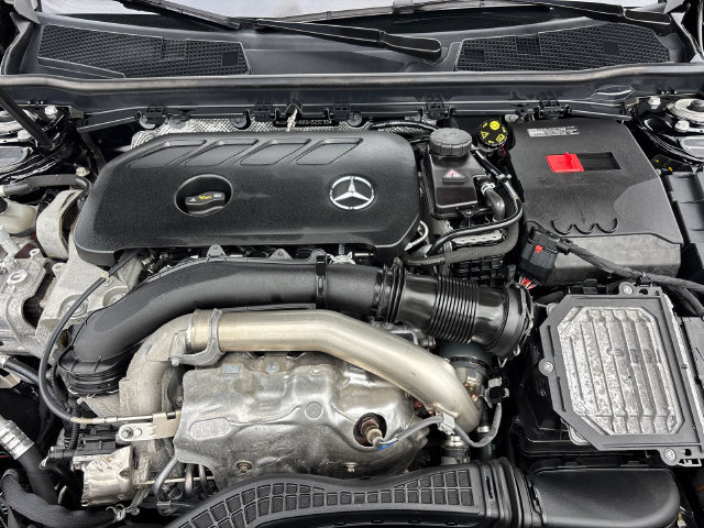 Used 2025 Mercedes-Benz CLA 250 4MATIC image 33