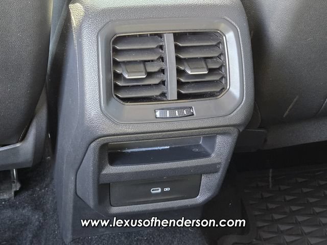 Used 2022 Volkswagen Taos SE FWD image 12
