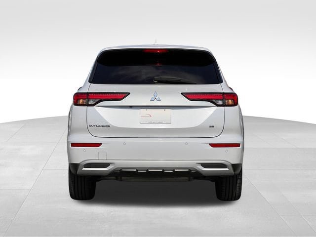 Used 2023 Mitsubishi Outlander SE FWD image 4