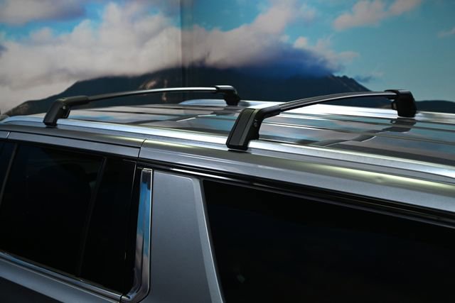 Used 2022 Chevrolet Suburban Premier AWD/4WD image 11