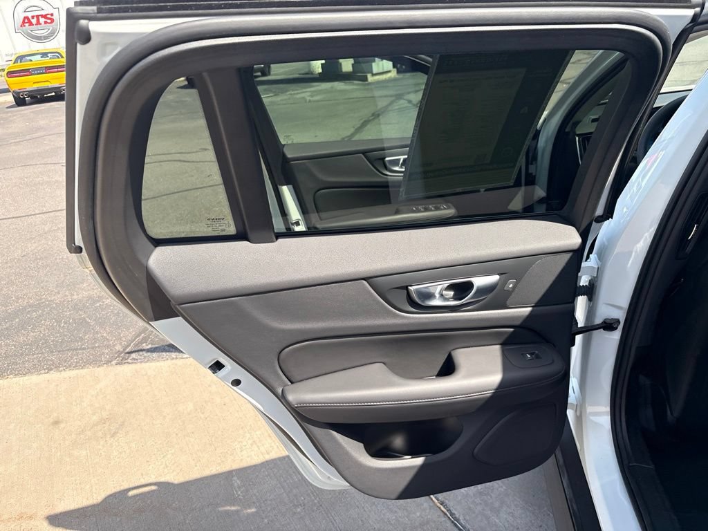 Certified 2024 Volvo V60 B5 Cross Country Plus w/ Protection Package Premier AWD/4WD image 30