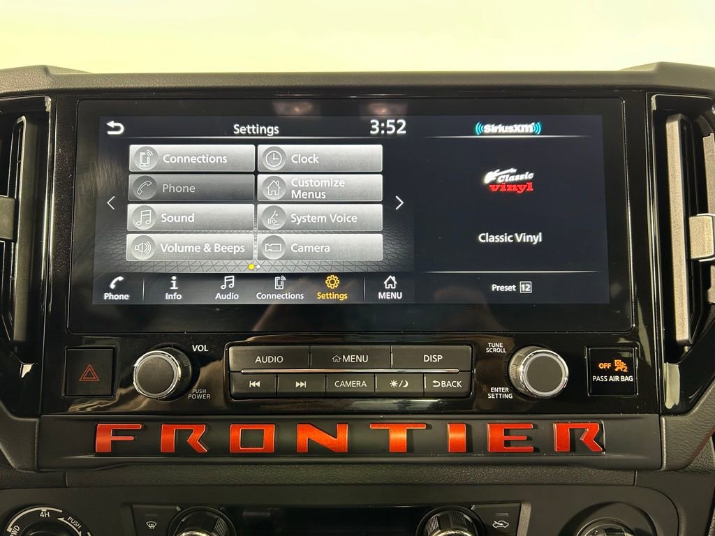 Used 2025 Nissan Frontier PRO-4X image 18