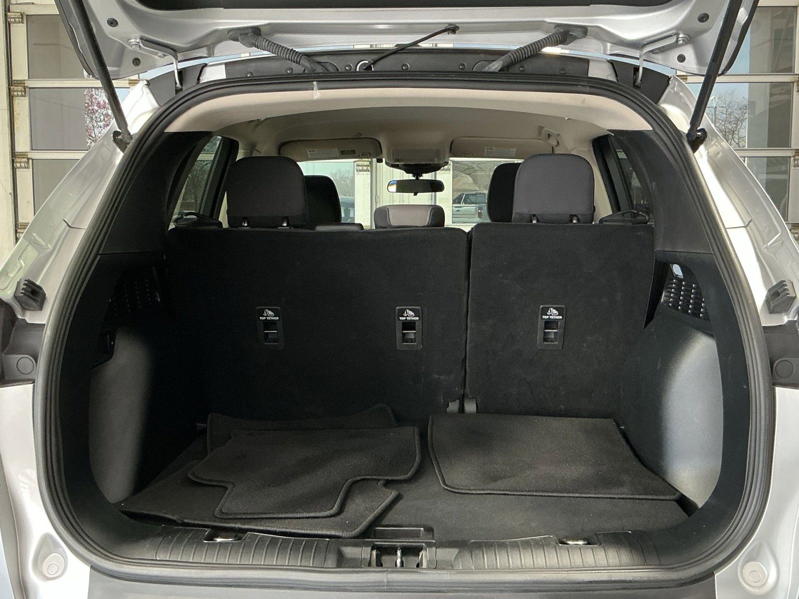 Used 2020 Ford Escape SE image 32