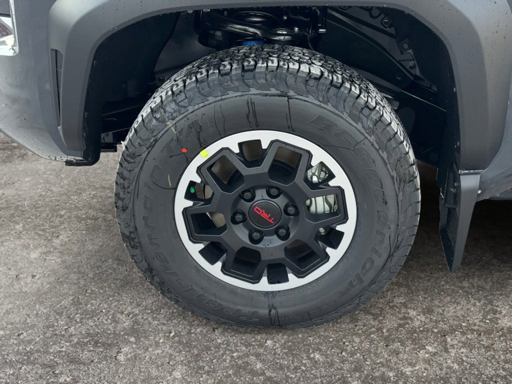 New 2025 Toyota Tacoma TRD Off-Road image 12