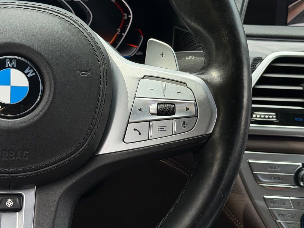 Used 2021 BMW 750i xDrive w/ M Sport Package AWD/4WD image 46