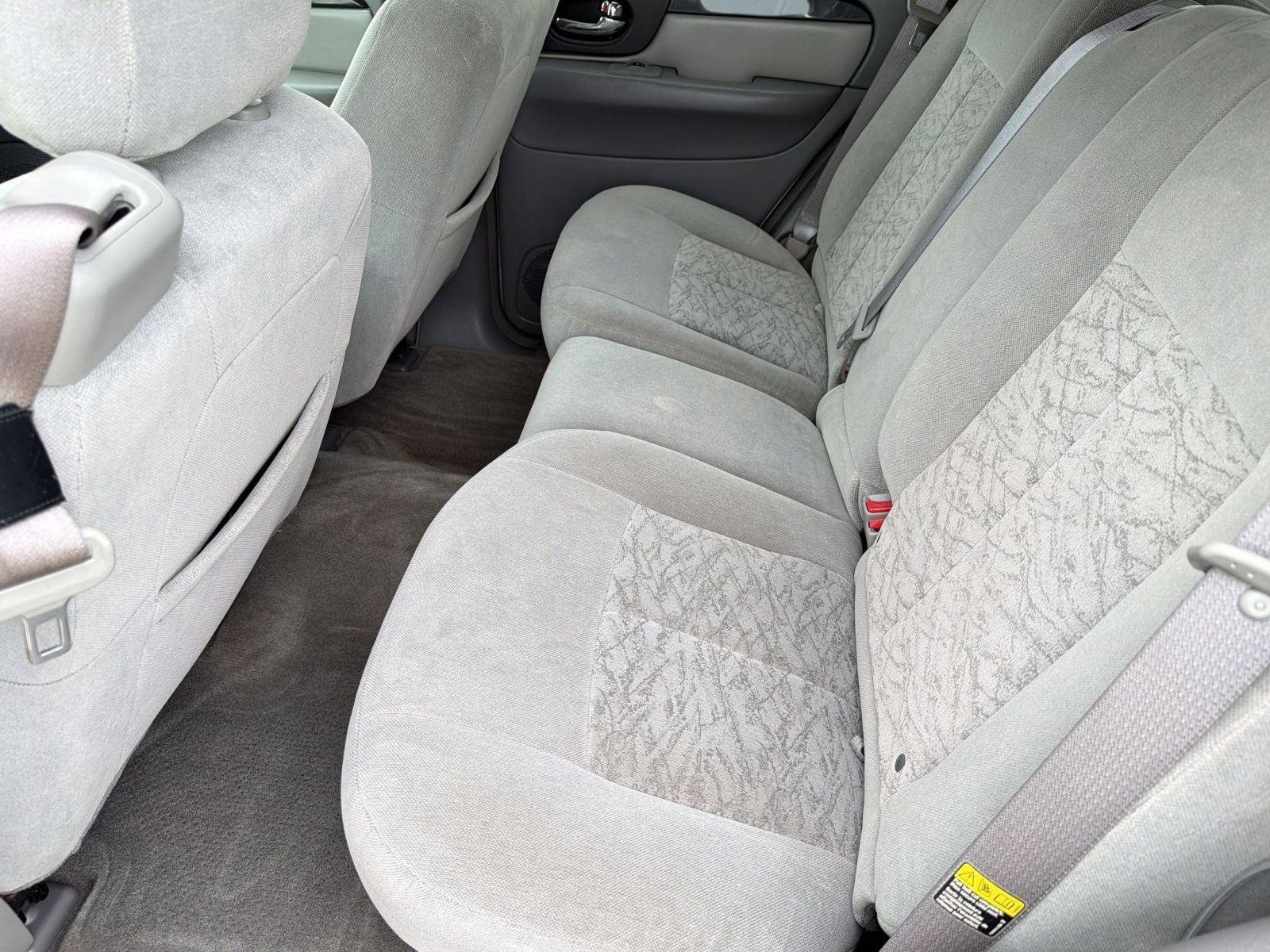 Used 2006 GMC Envoy SLE image 23