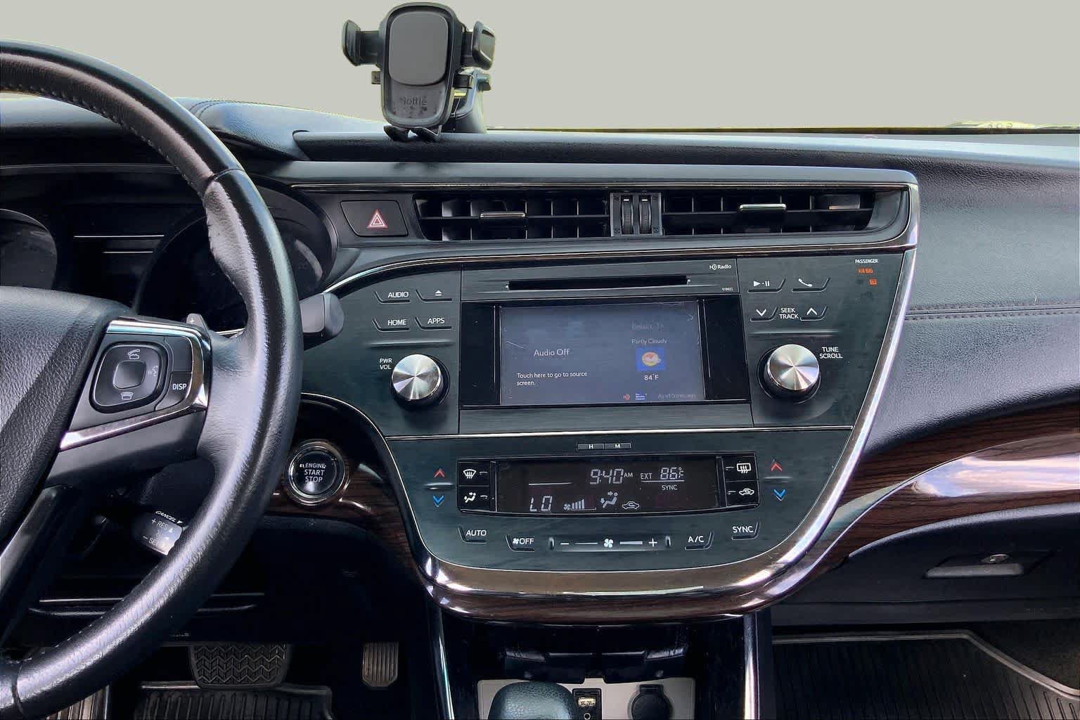 Used 2015 Toyota Avalon XLE FWD image 7