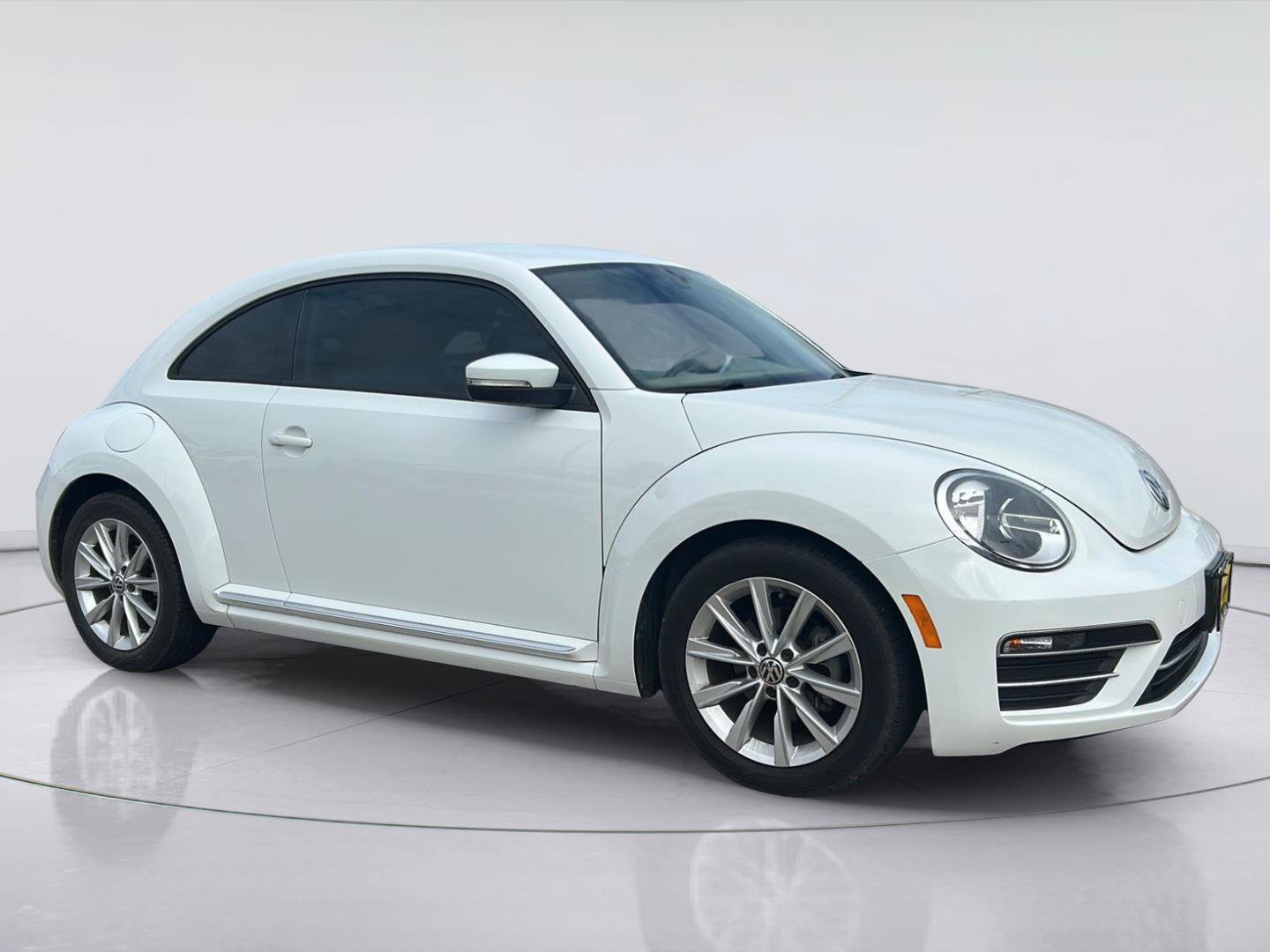 Used 2017 Volkswagen Beetle 1.8T SE FWD image 3