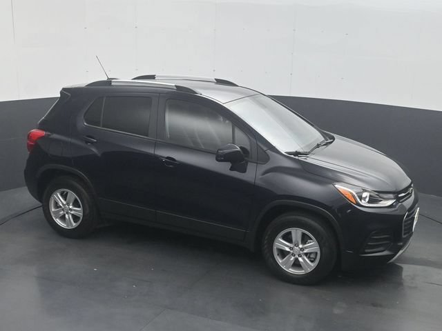 Used 2022 Chevrolet Trax LT w/ LT Convenience Package AWD/4WD image 21