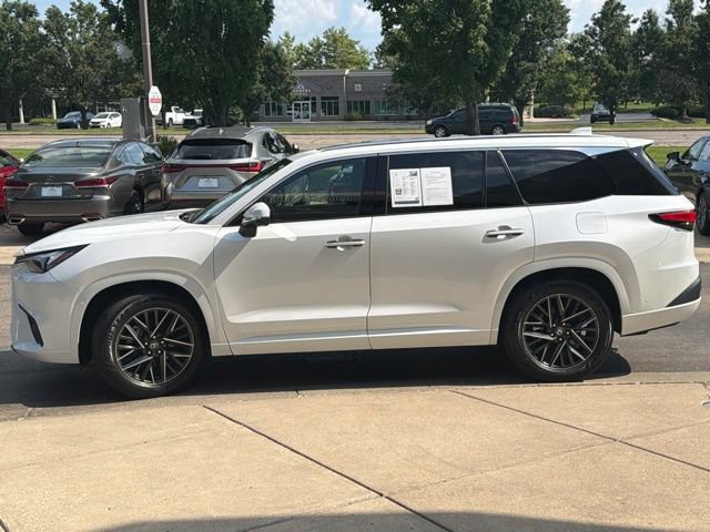 Used 2024 Lexus TX 350 AWD w/ Captains Chair Package image 4
