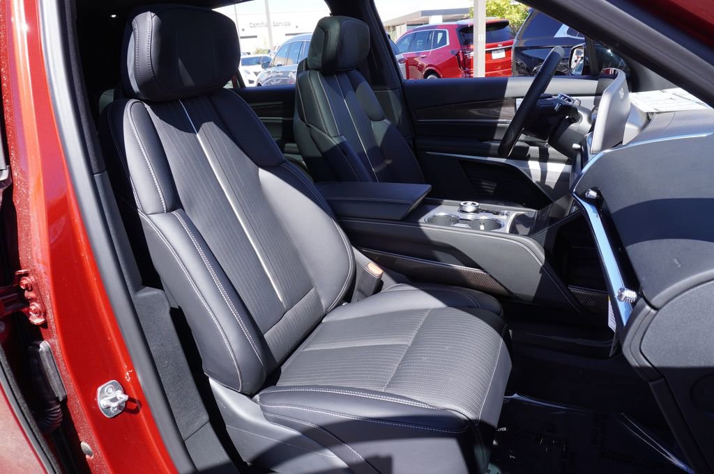 New 2026 Cadillac Vistiq Luxury AWD/4WD image 13