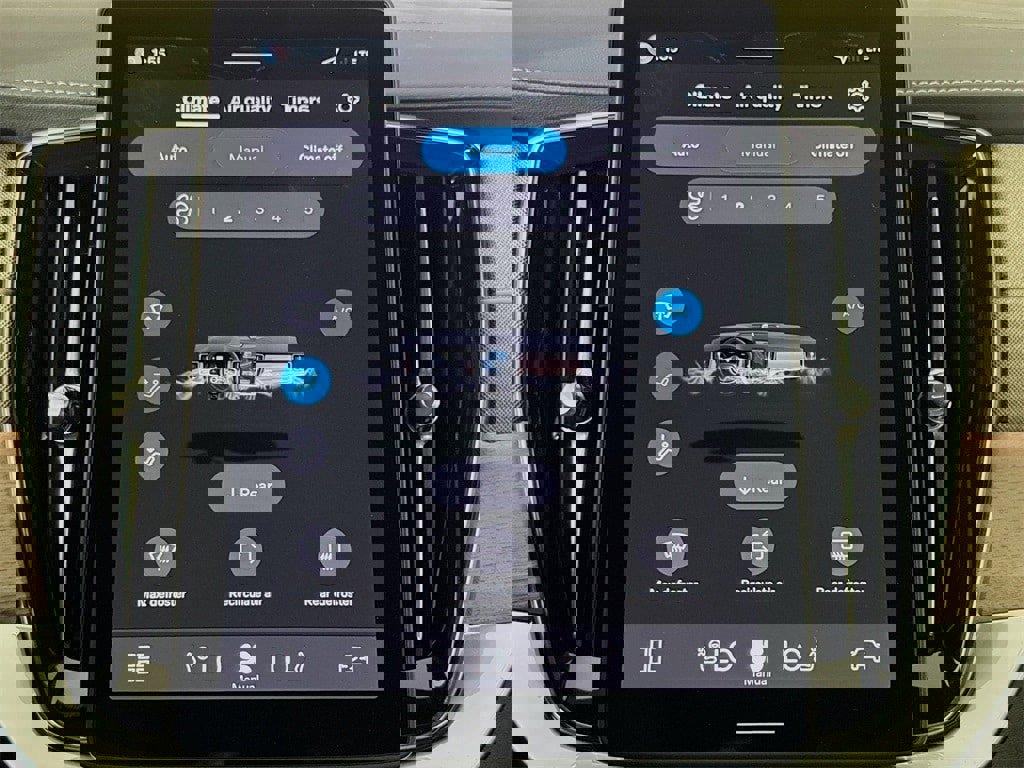 Certified 2026 Volvo XC90 B6 Core image 16