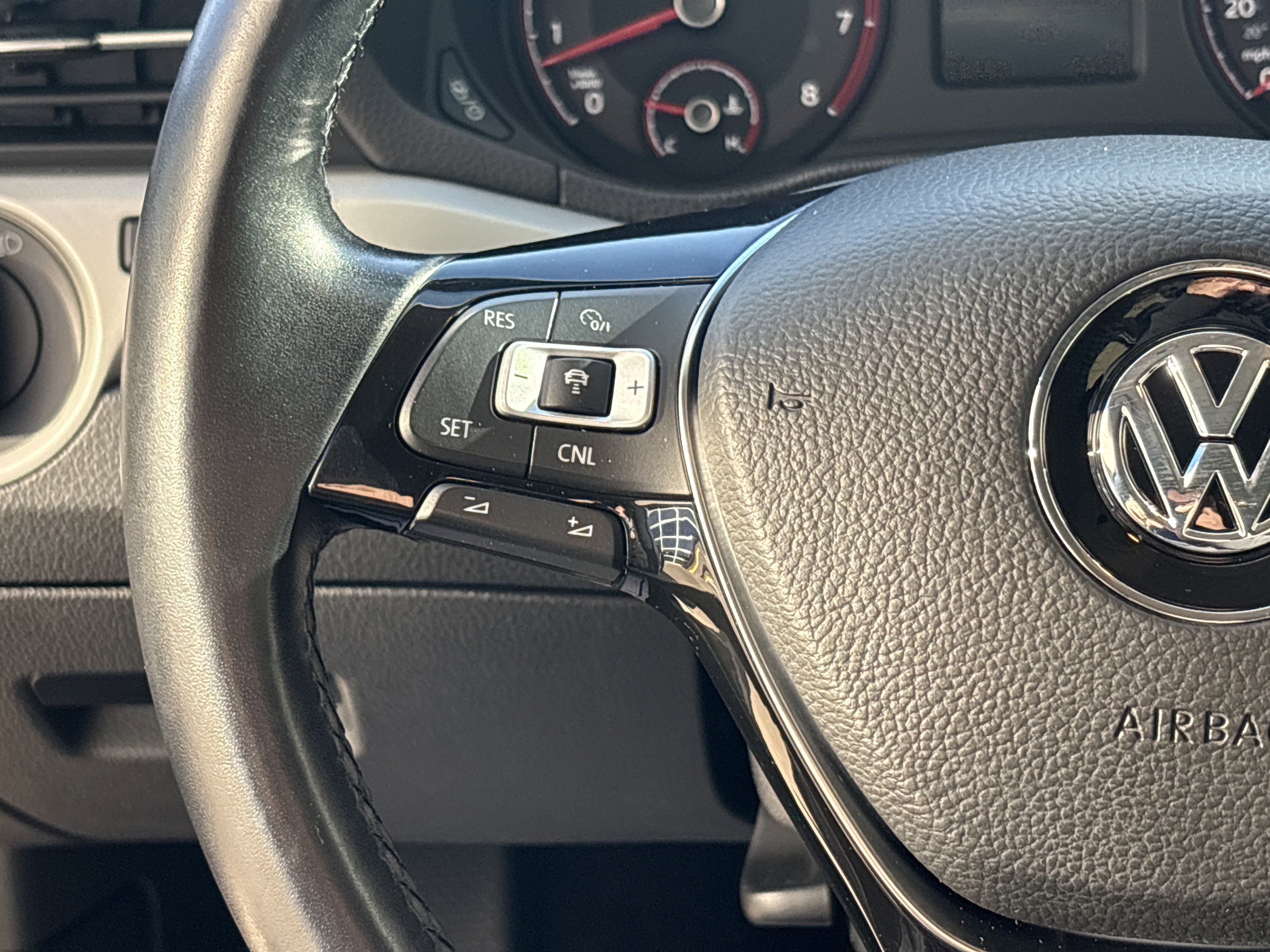 Used 2020 Volkswagen Passat 2.0T SE image 19