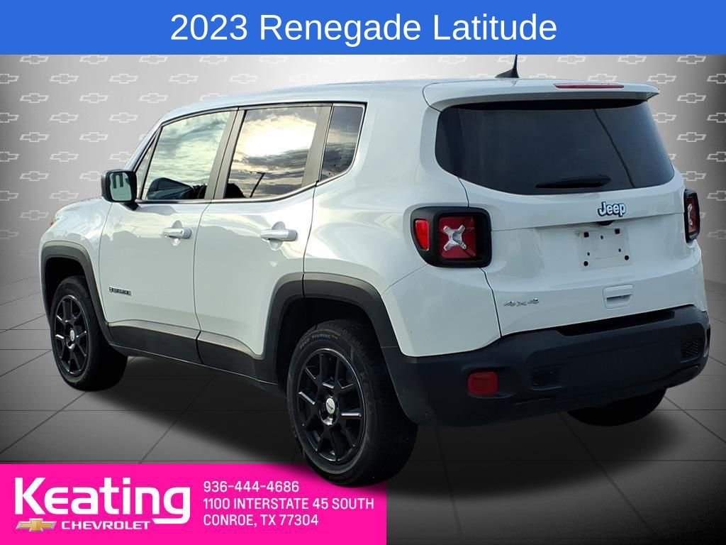 Used 2023 Jeep Renegade Latitude AWD/4WD image 2