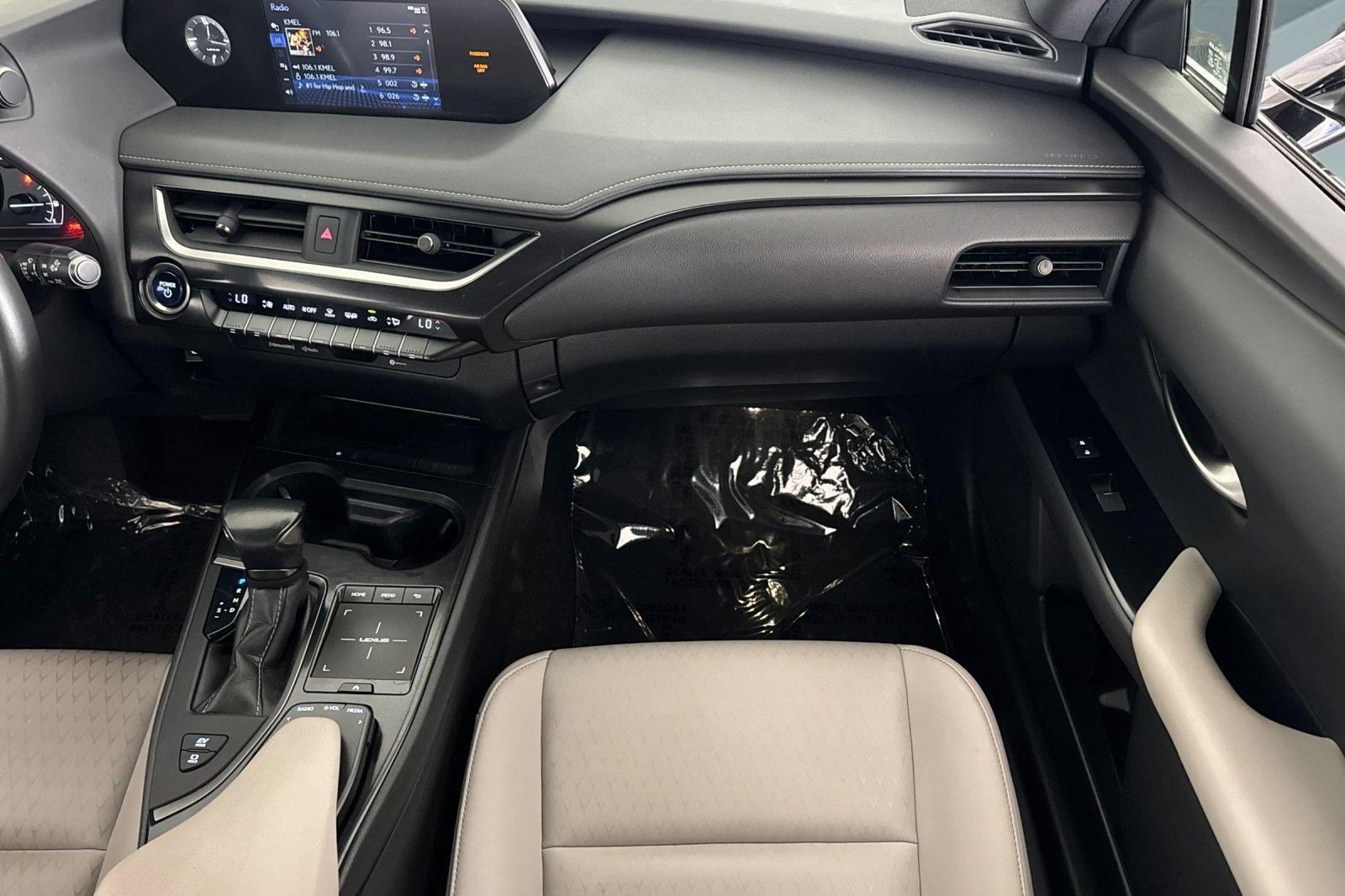 Used 2021 Lexus UX 250h w/ Accessory Package (Z1) AWD/4WD image 30