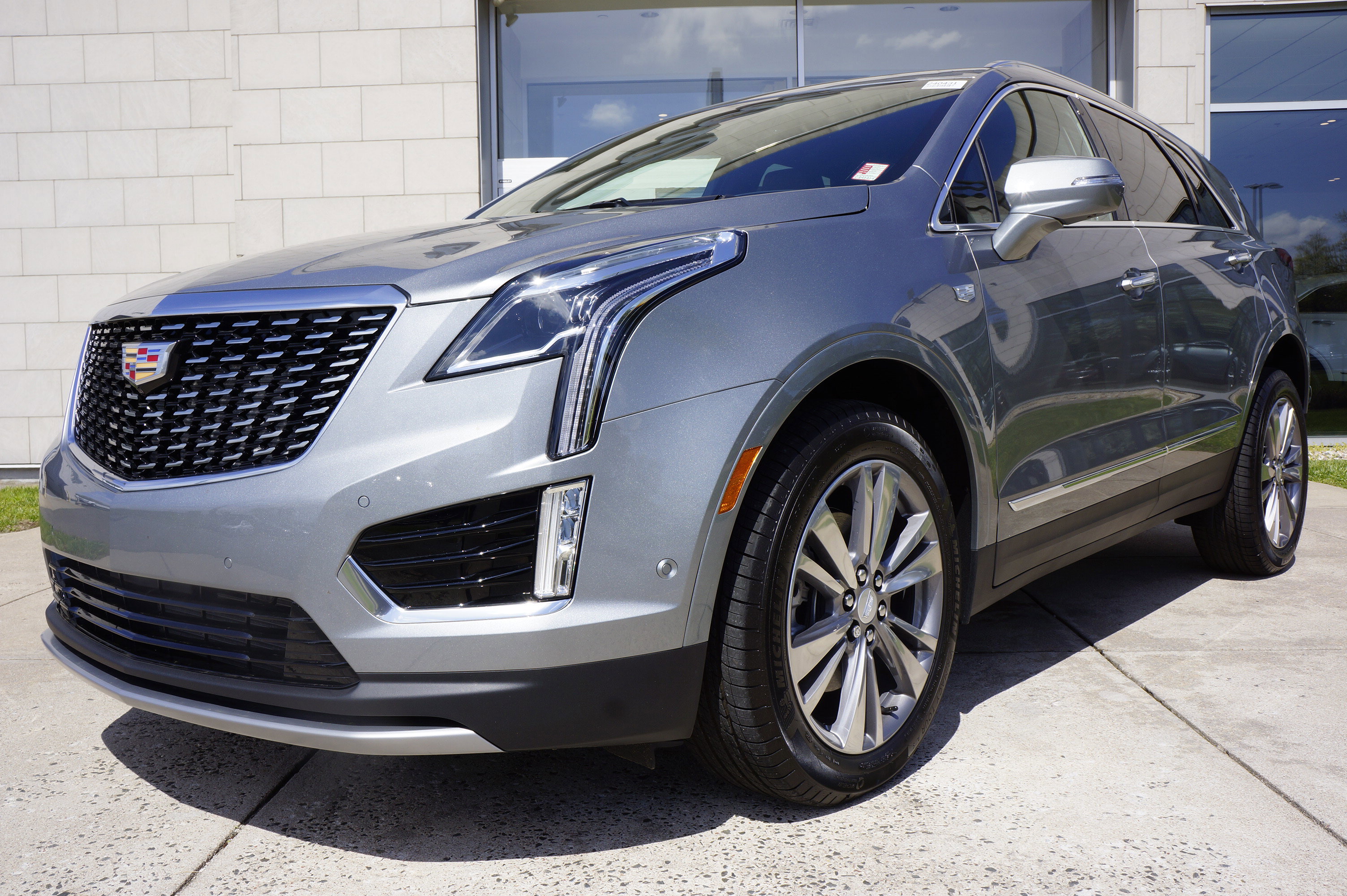 Used 2025 Cadillac XT5 Premium Luxury image 12