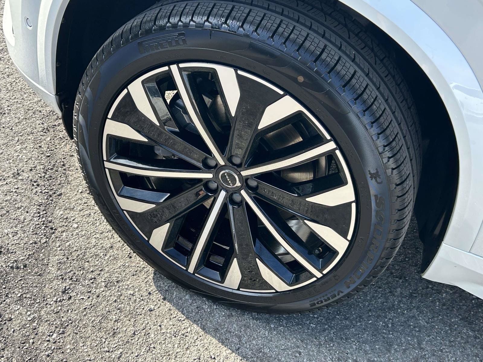 New 2026 Volvo XC90 B5 Ultra w/ Protection Package Premier AWD/4WD image 9