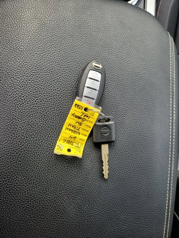 Used 2024 Nissan Titan SV w/ SV Convenience Package image 38