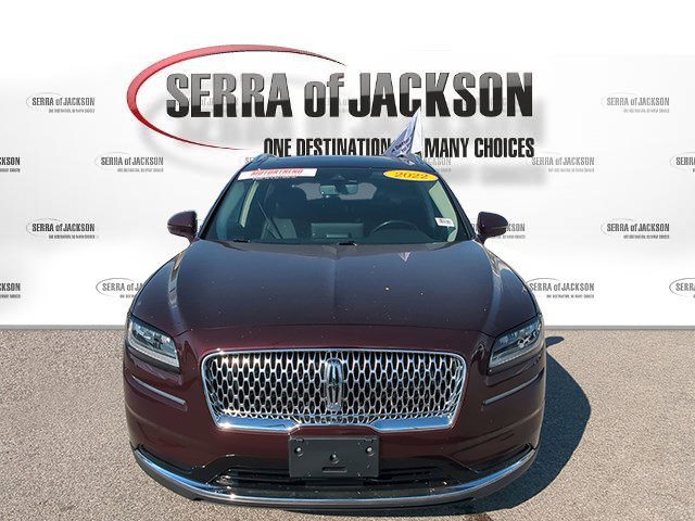 Used 2022 Lincoln Nautilus Reserve AWD/4WD image 3