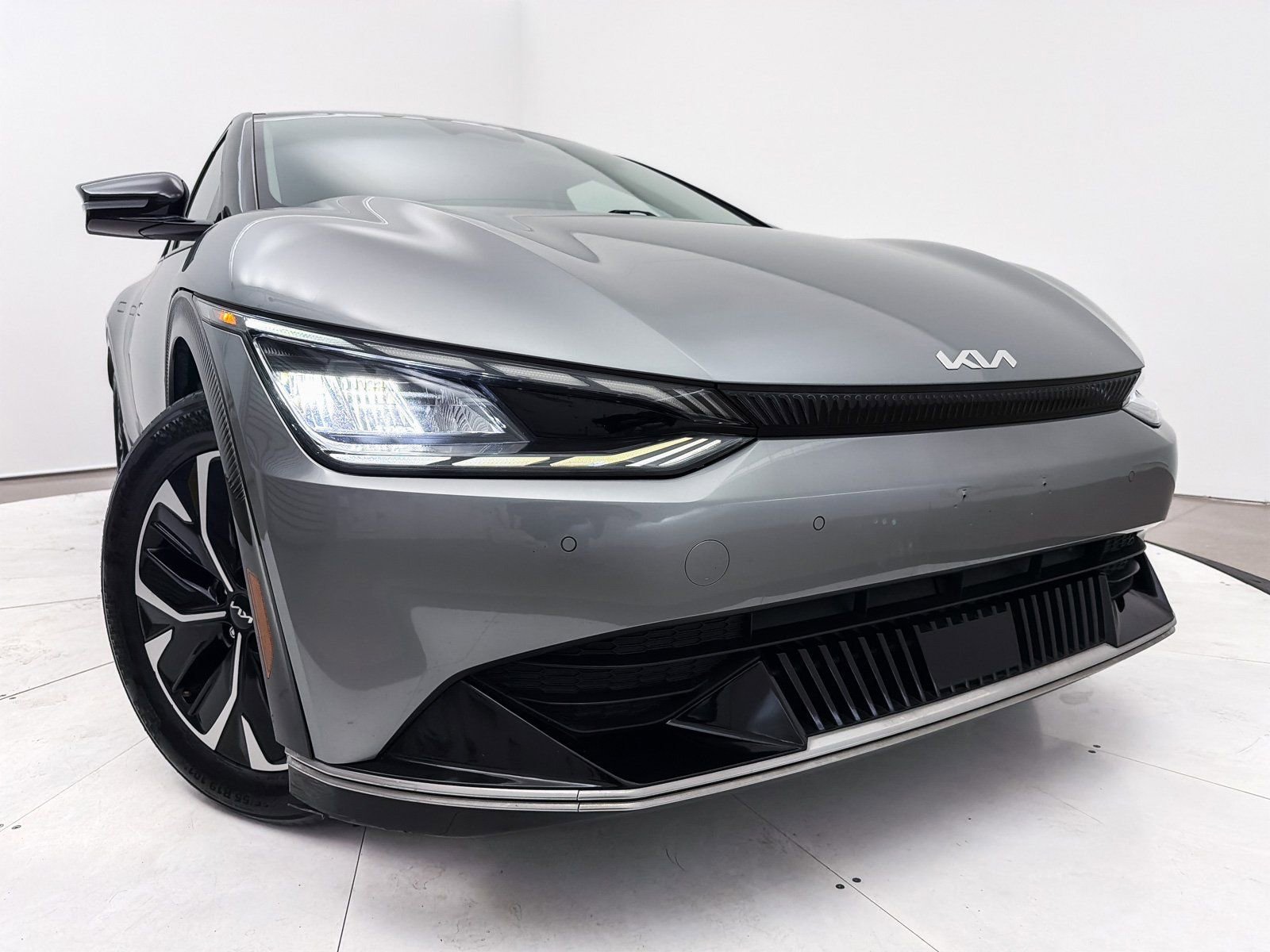 Used 2022 Kia EV6 Wind image 3