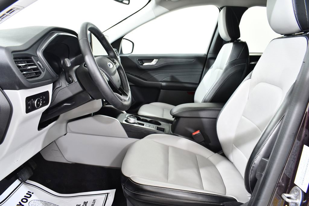 Used 2023 Ford Escape Platinum image 6