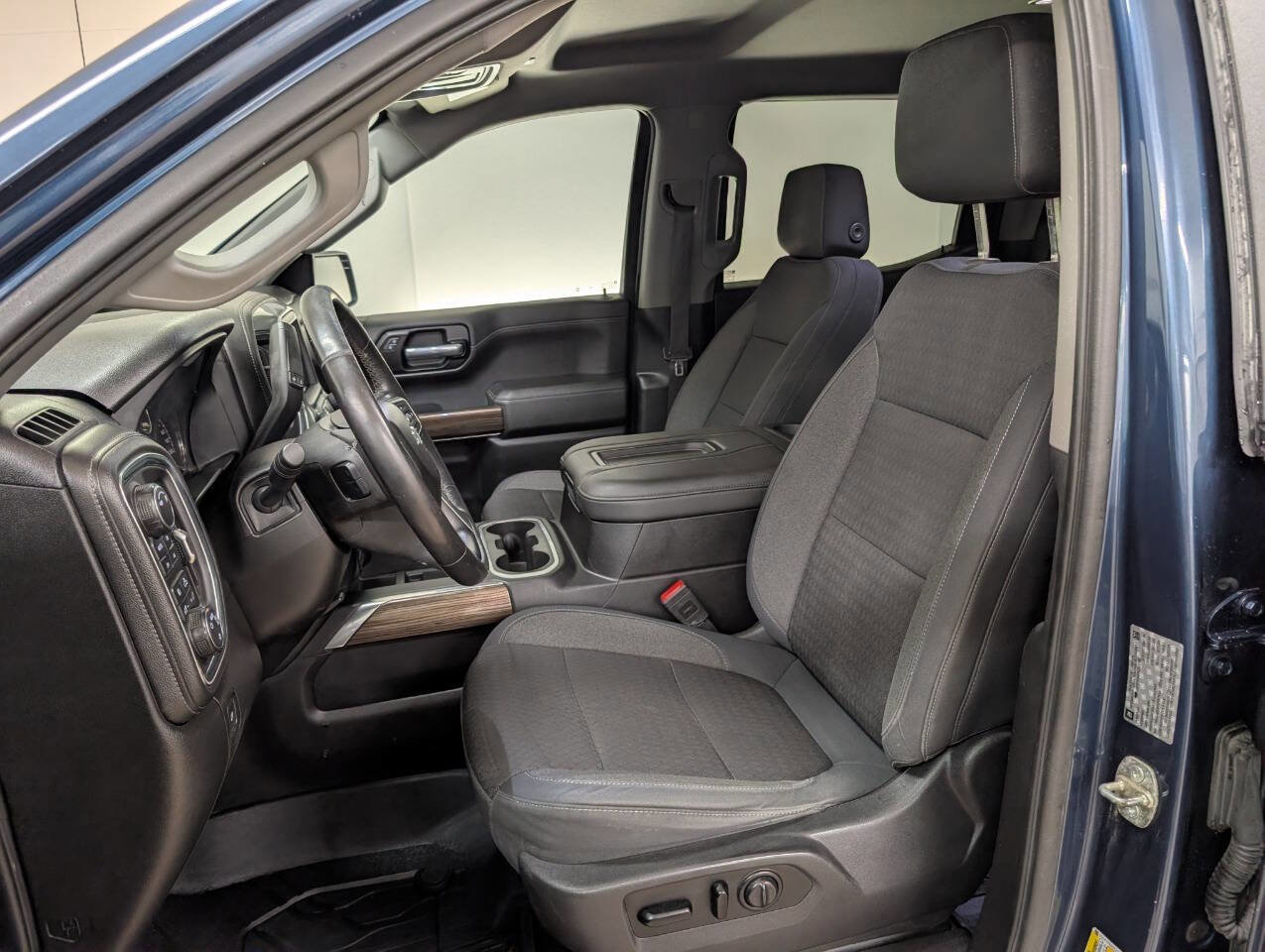 Used 2019 Chevrolet Silverado 1500 LT Trail Boss AWD/4WD image 7