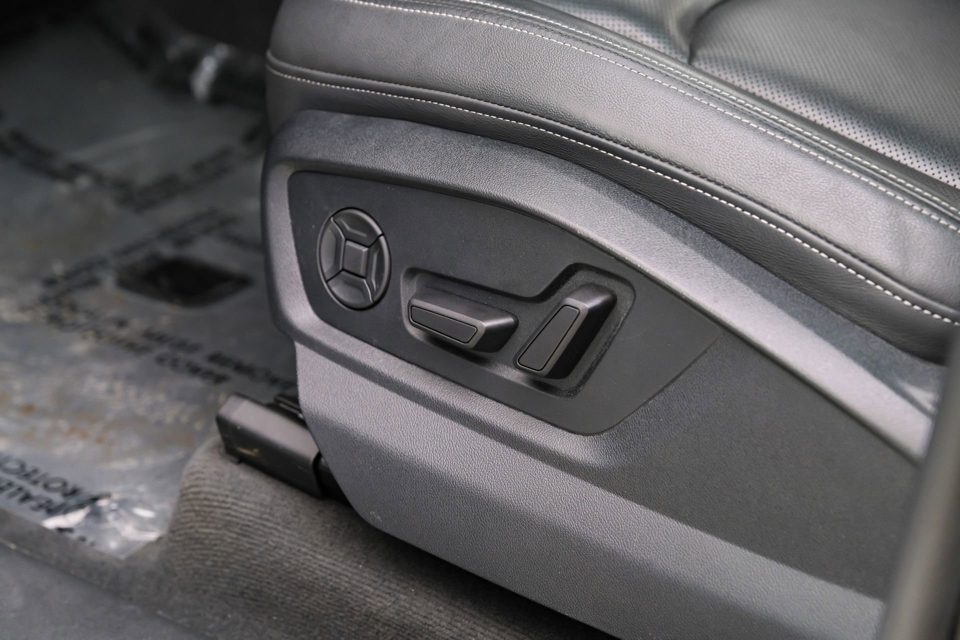 Used 2023 Audi Q8 Premium Plus w/ Premium Plus Package image 34