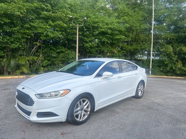 Used 2016 Ford Fusion SE image 1