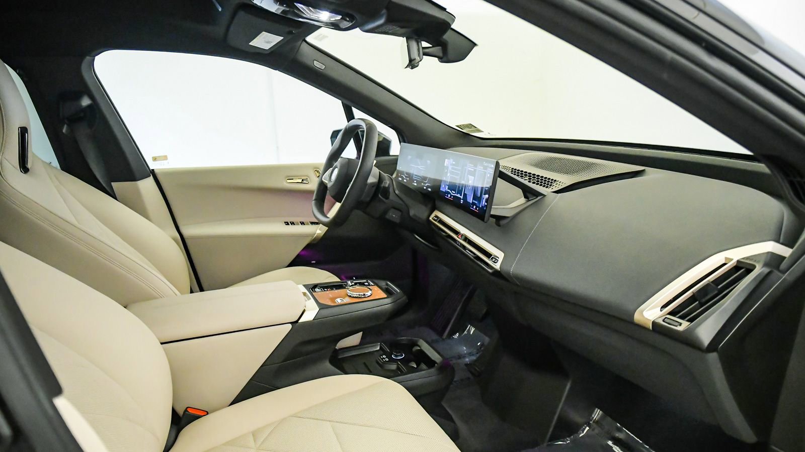 Certified 2023 BMW iX xDrive50 w/ Premium Package AWD/4WD image 16
