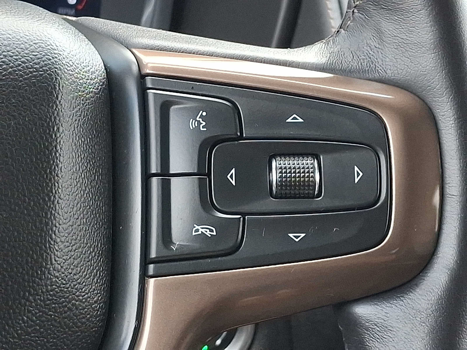 Used 2024 Chevrolet Tahoe High Country w/ Advanced Technology Package AWD/4WD image 23