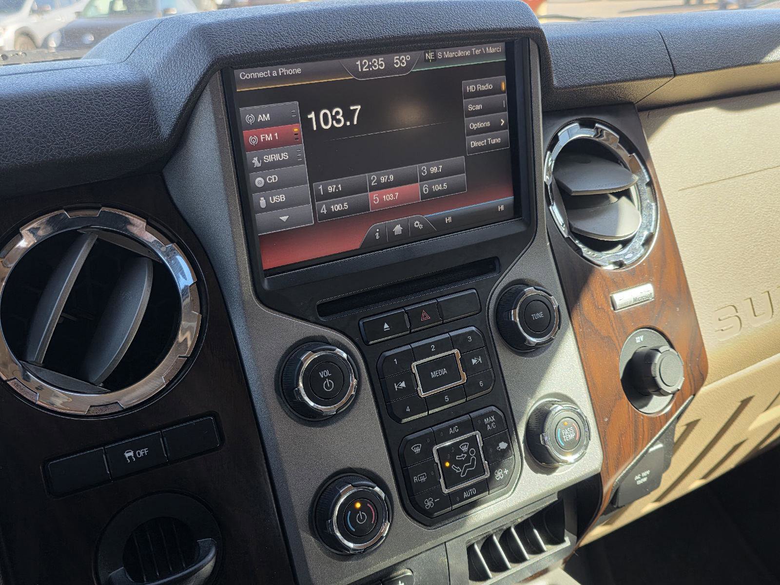 Used 2014 Ford F250 Lariat w/ Lariat Interior Package image 16