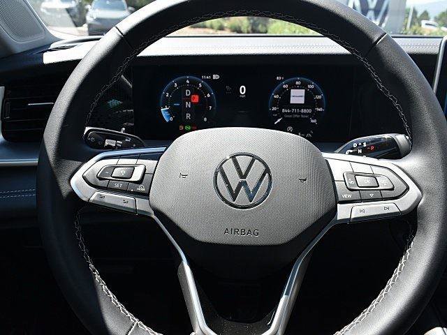 New 2025 Volkswagen Tiguan SE image 10