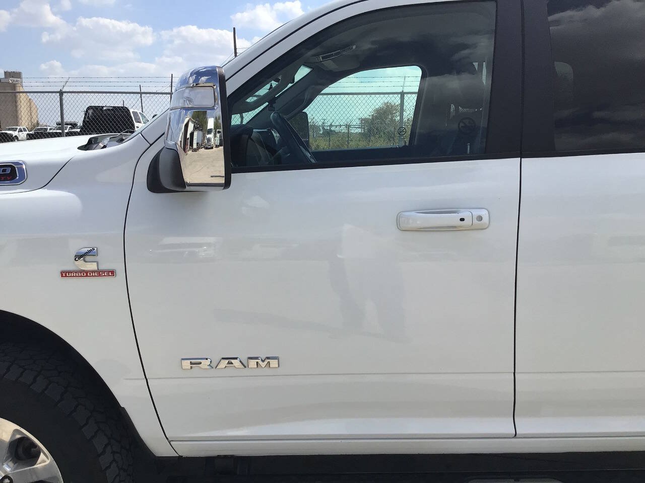 Used 2023 RAM 2500 Laramie AWD/4WD image 9
