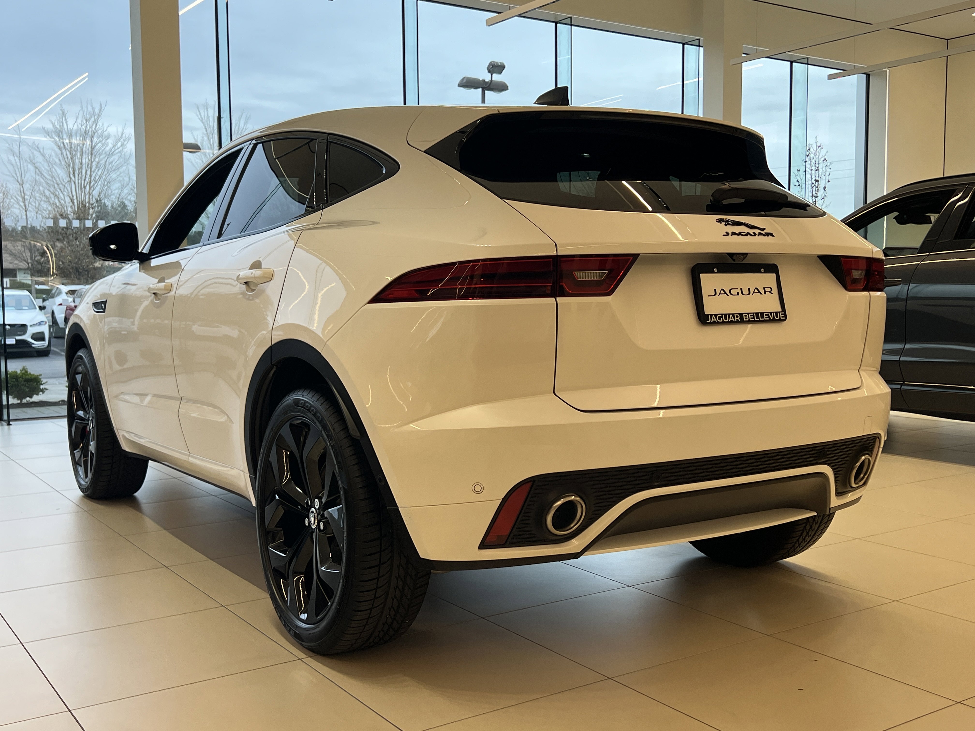 New 2024 Jaguar E-PACE R-Dynamic SE image 5