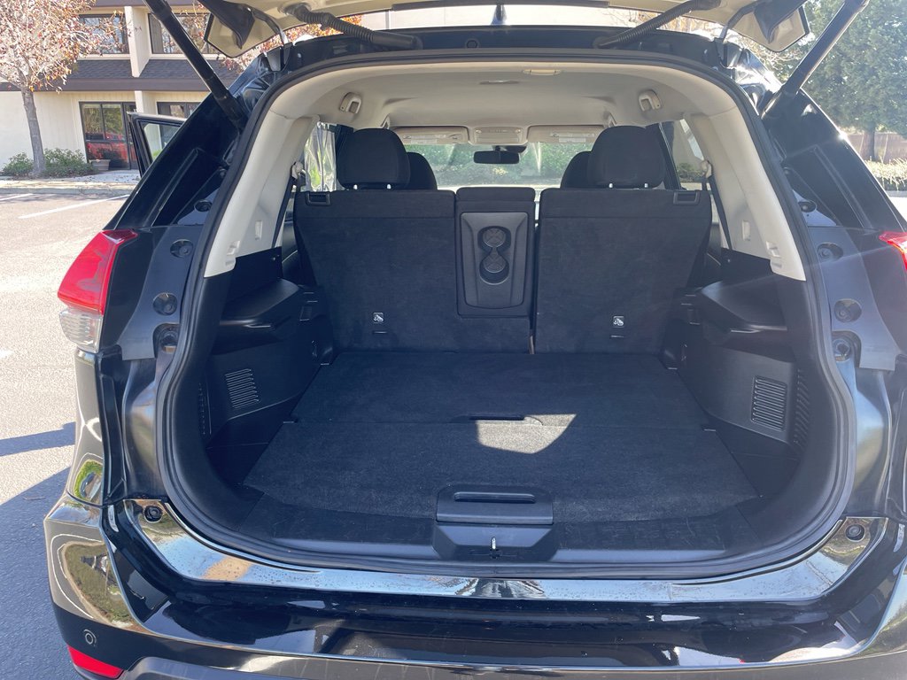 Used 2020 Nissan Rogue SV image 37