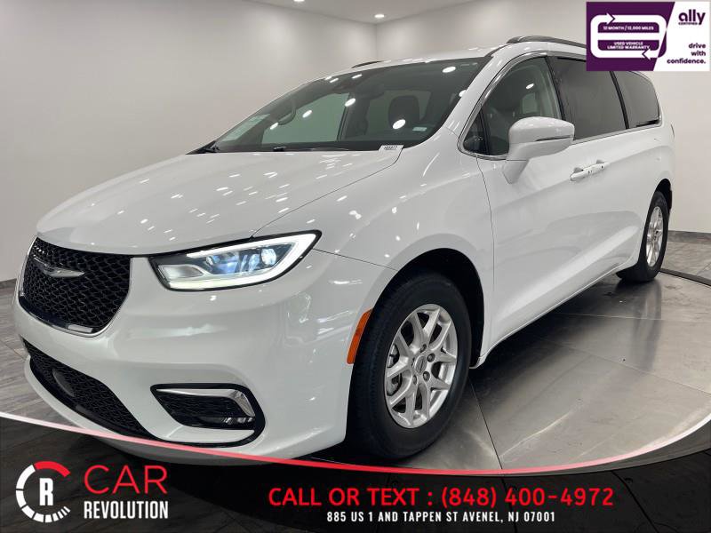 Used 2022 Chrysler Pacifica Touring-L image 3