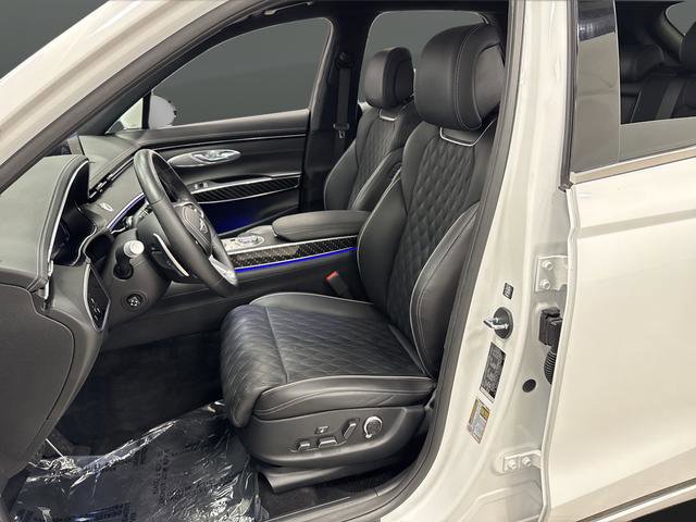 Used 2025 Genesis GV70 3.5T Sport w/ Sport Prestige Package AWD/4WD image 4