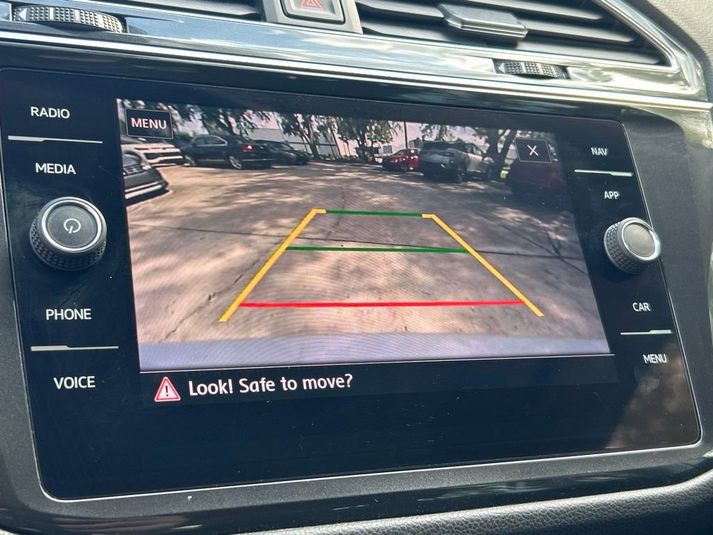 Used 2018 Volkswagen Tiguan SEL w/ 3rd Row Seat Package AWD/4WD image 31