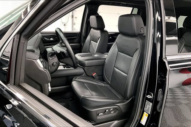 Used 2024 GMC Yukon XL Denali AWD/4WD image 24