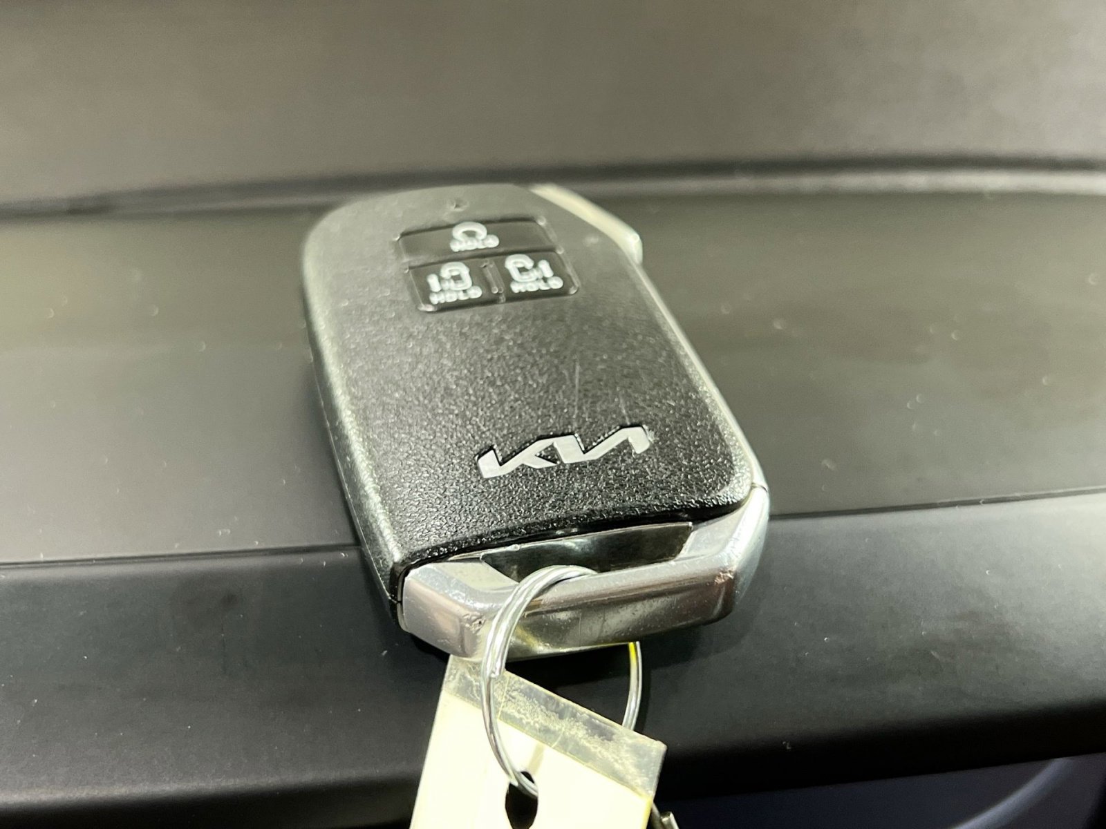 Used 2023 Kia Carnival SX image 31