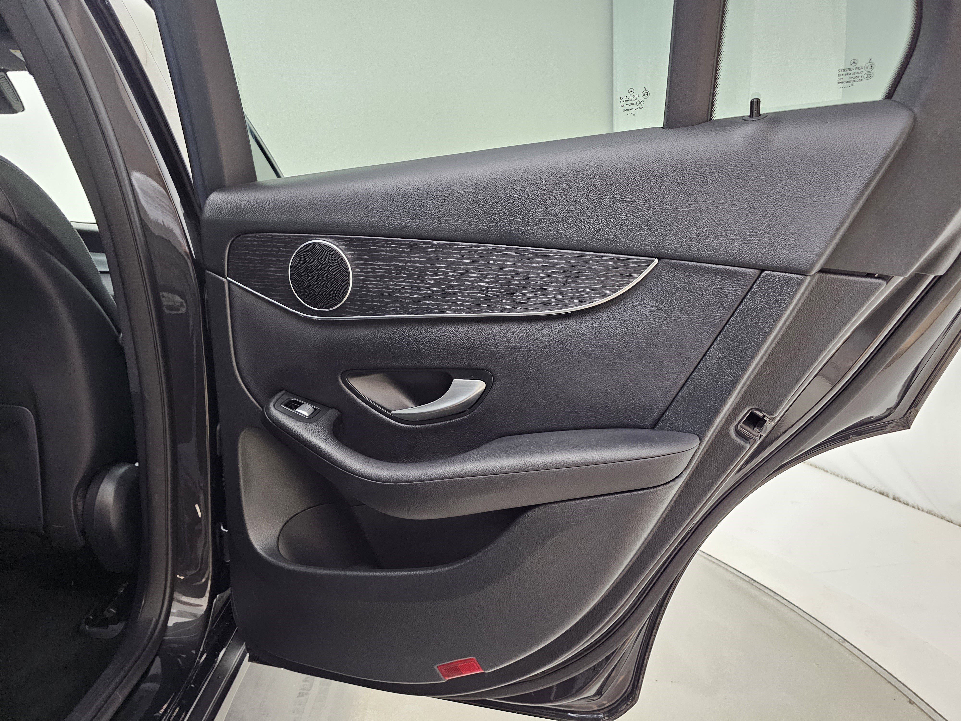 Certified 2022 Mercedes-Benz GLC 300 4MATIC w/ Multimedia Package Lite image 28