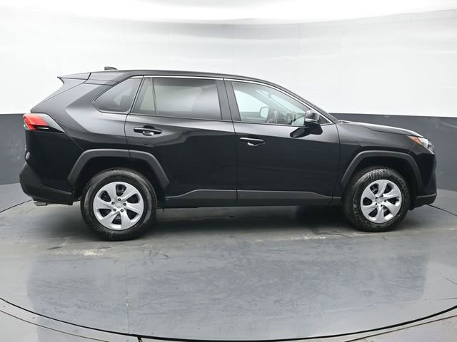 Used 2025 Toyota RAV4 LE AWD/4WD image 7