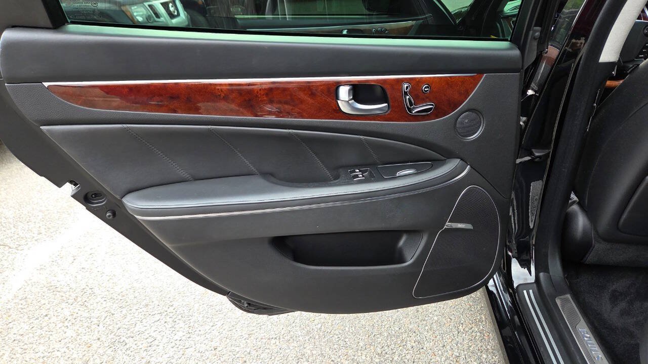 Used 2015 Hyundai Equus Signature RWD image 36