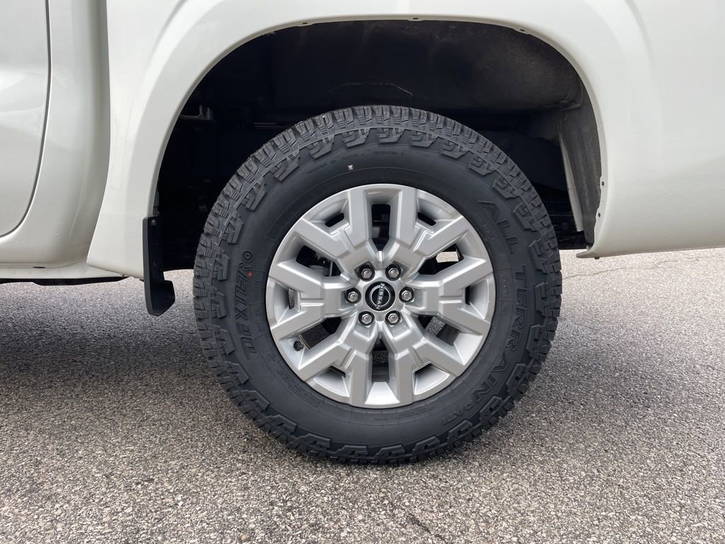 Used 2023 Nissan Frontier SV image 50
