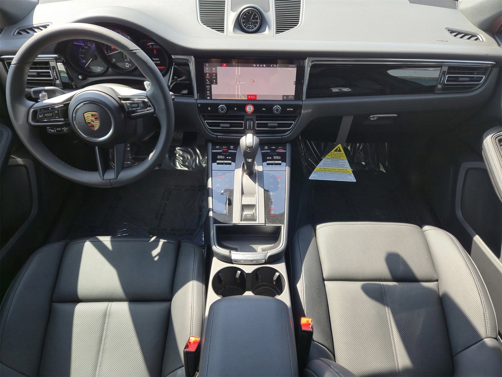 Certified 2025 Porsche Macan image 13