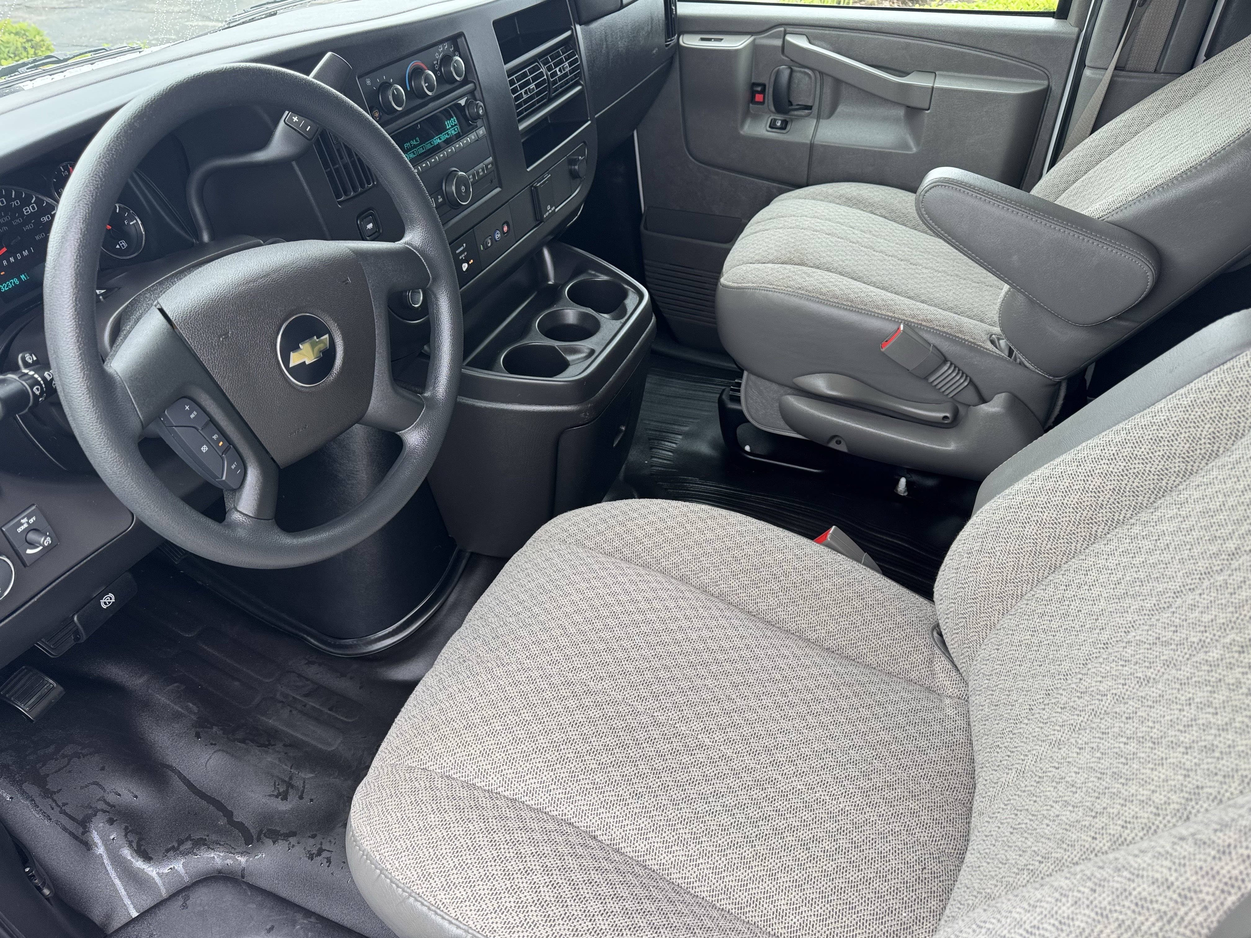 Used 2023 Chevrolet Express 3500 LS image 9