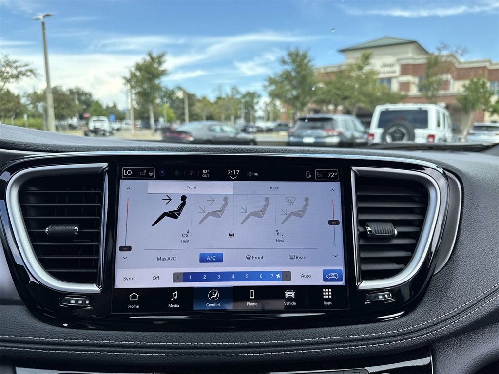 New 2026 Chrysler Pacifica Select image 21