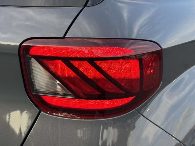 Used 2024 Hyundai Venue Limited FWD image 16